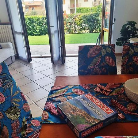 Luminoso Trilocale Con Piscina E Giardino Privato Apartment Desenzano del Garda Bagian luar foto